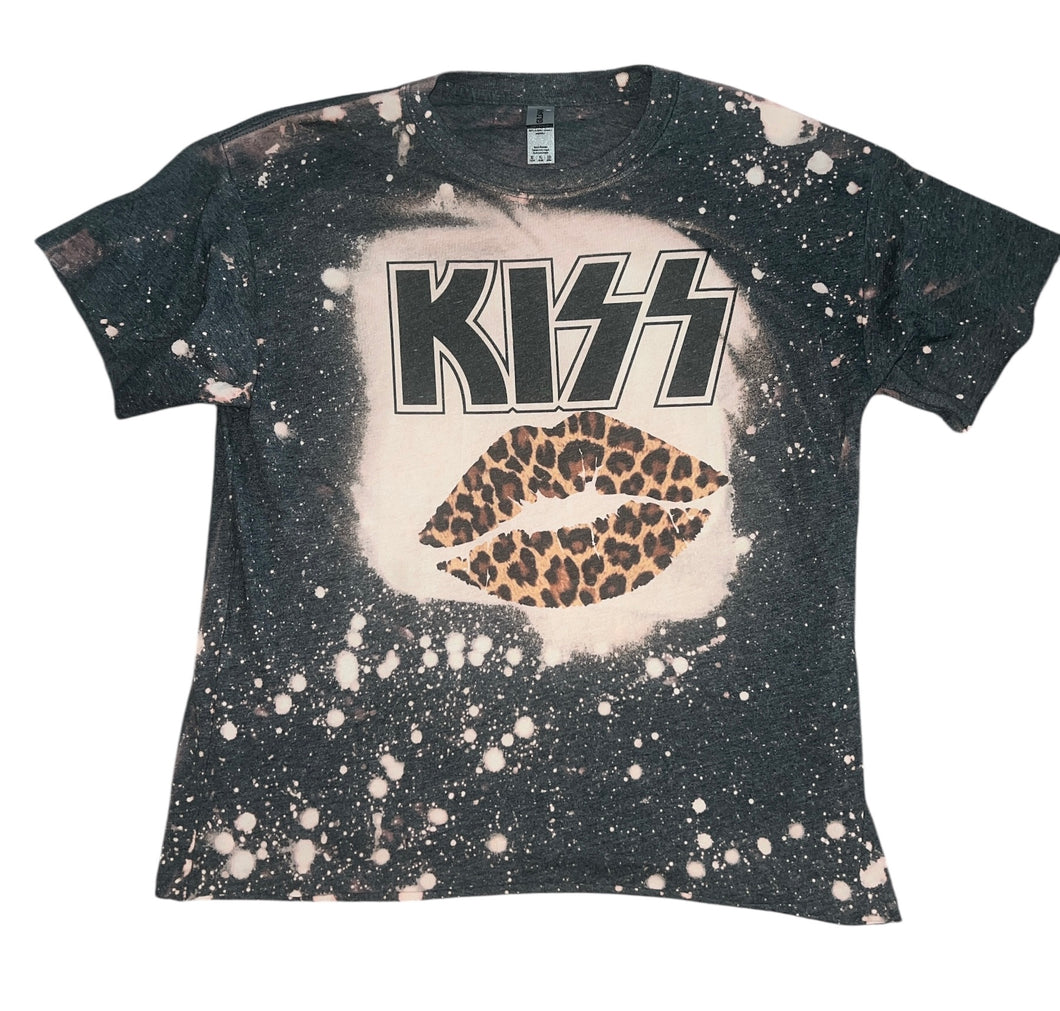 Gildan girls custom bleached KISS tee XL(14-16)