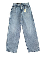 Levi’s women’s Baggy Dad loose straight mid rise jeans 24 x 30 NEW