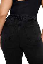 Good American women’s Good Petite straight leg jeans w/ darted back pocket 10/30