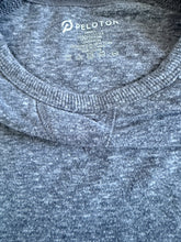 Peloton women’s XOXO Cody pullover top S