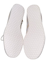 Adidas women’s Gazelle suede low top sneakers US 7.5 NEW