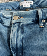 Good American women’s hi rise straight leg jeans 14/32