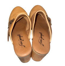 Free People women’s Culver City studded clogs 38(7.5)