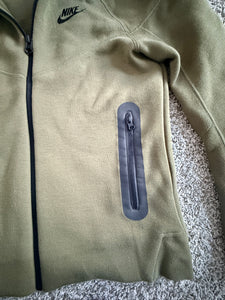 Nike boys tech fleece zip hoodie sweatshirt M(10-12)