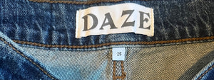 Daze denim women’s Far Out patch pocket high rise wide leg jeans in Play Date 25  NEW