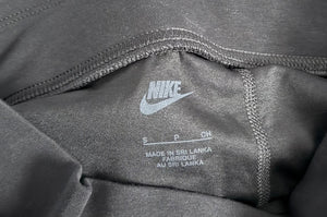 Nike women’s mid rise logo leggings S