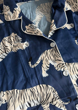 Women’s 2pc satin tiger print pajama button down shirt & pants set M