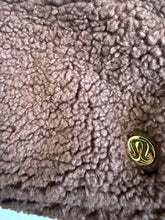 Lululemon women’s Sherpa Everywhere crossbody belt bag O/S
