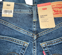 Levi’s women’s Ribcage bellbottom jeans 25 x 32 NEW