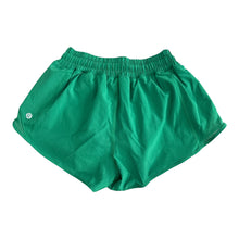 Lululemon women’s mid rise shorts 2.5” lined 2