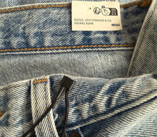 Levi’s women’s Baggy Dad loose straight mid rise jeans 24 x 30 NEW