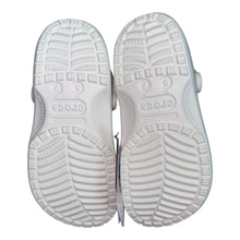 Crocs Classic Clog in linen women’s 7 men’s 5 NEW