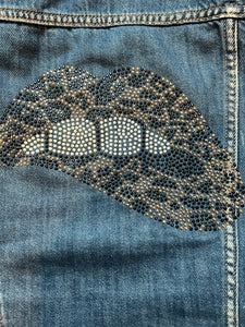 Cello women’s rhinestone leopard lips distressed jean jacket M