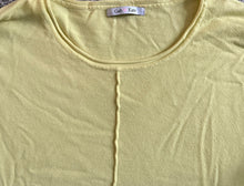 Gab & Kate women’s front seam sweater M/L