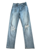Levi’s women’s Wedgie Straight distressed jeans W25 L28
