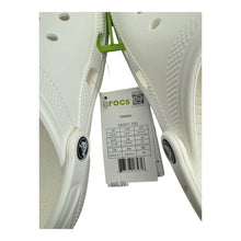 Crocs Classic Clog in linen women’s 7 men’s 5 NEW