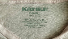 Katie J NYC junior women’s cropped v neck tee XS
