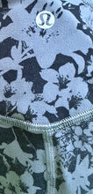Lululemon women’s Align floral legging 24” sz 2