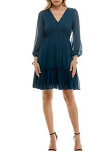 Taylor women’s smocked waist ruffle dress 8
