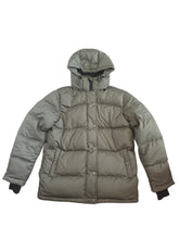 Quince women’s Responsible down hooded puffer jacket S