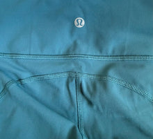 Lululemon women’s In Movement cropped leggings 6