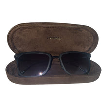 Tom Ford Hayden Tf831 matte black sunglasses & case