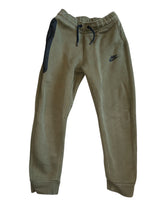Nike boys tech fleece jogger pants M