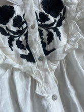 Free People women’s Rose Vines embroidered blouse top XS NEW