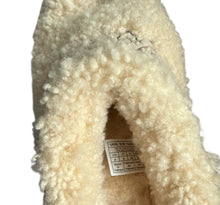 Ugg women’s Tazz Maxi Curly sherpa platform 8.0 NEW
