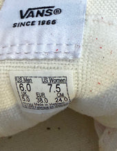 Vans women’s Sk8 hi top sneakers 7.5 NEW