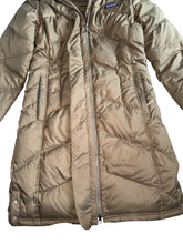 Patagonia women’s Down With It chevron down parka jacket S