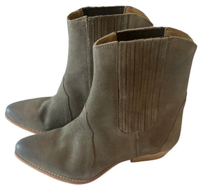 Free People women’s western suede bootie size 38(7.5)