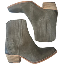 Free People women’s western suede bootie size 38(7.5)