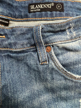 Blank NYC women’s The Fulton roll up distressed shorts 31