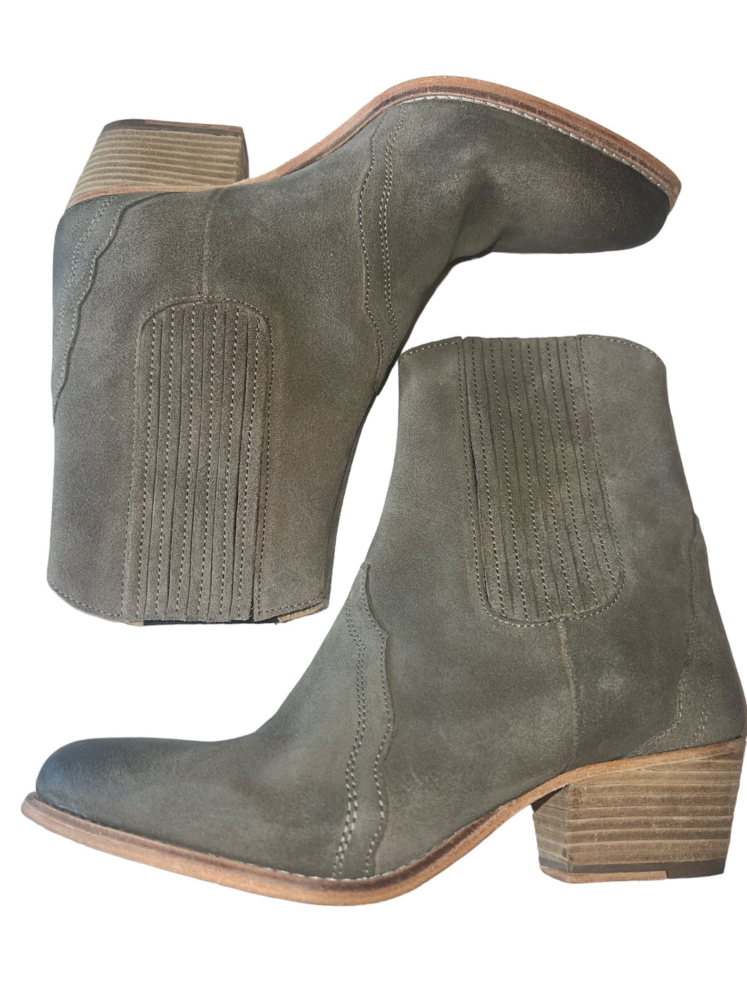 Free People women’s western suede bootie size 38(7.5)