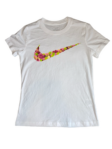 Nike Tee women’s floral Swoosh logo tee XS