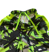 Under Armour loose geometric pattern athletic shorts M(10-12)