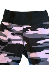 Pixie Lane women’s 7/8 length camouflage leggings XS