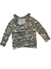 Random Hearts girls distressed camouflage rose cutout top M(10-12)