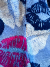 Fuzzies by Confetti girls blanket fleece lips lounge shorts M(10-12)