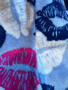 Fuzzies by Confetti girls blanket fleece lips lounge shorts M(10-12)