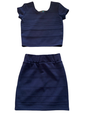 By Debra juniors 2pc matching skirt and crop top set XS(0)