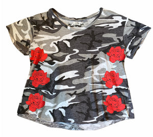 So Nikki big girls cropped camouflage and roses tee XL(14/16)