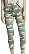Mother High Waisted Looker Ankle Fray skinny Jeans in See Me Camouflage 25