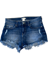 H&M women’s mid-rise distressed cutoff jean shorts 4